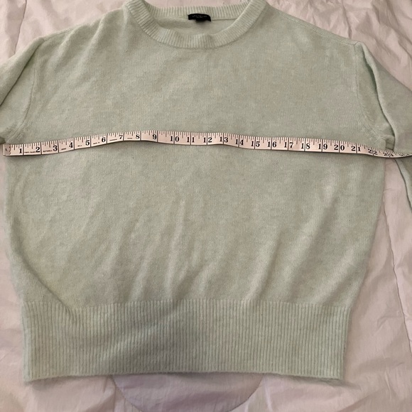 Ann Taylor mint green super soft sweater - Picture 5 of 5